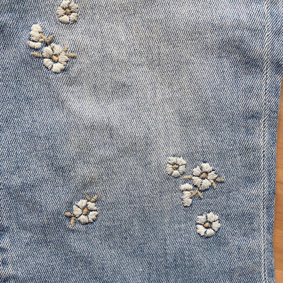 Abercrombie and Fitch Jeans - Picture 2 of 9